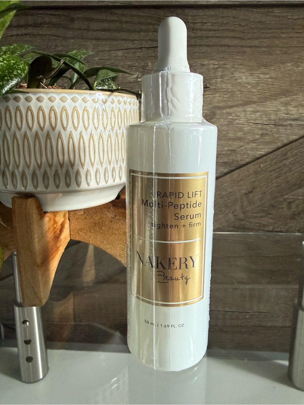 Nakery Beauty Rapid Lift Multi-Peptide Serum - White & Gold